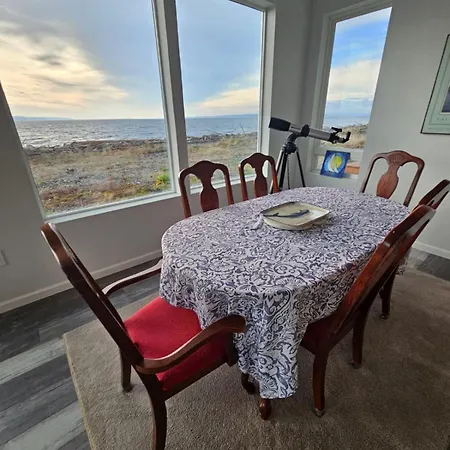 Modern Beachfront Stay At The Admiralty Retreat Coupeville Exterior photo