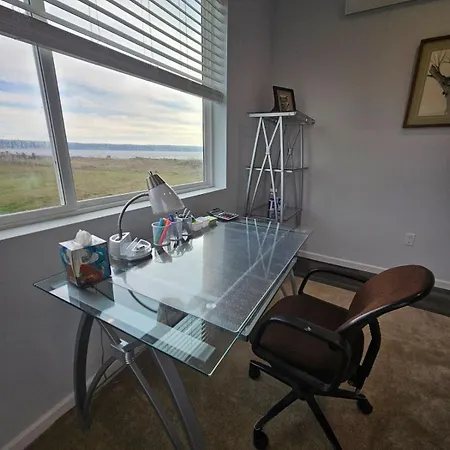 Modern Beachfront Stay At The Admiralty Retreat Coupeville Exterior photo