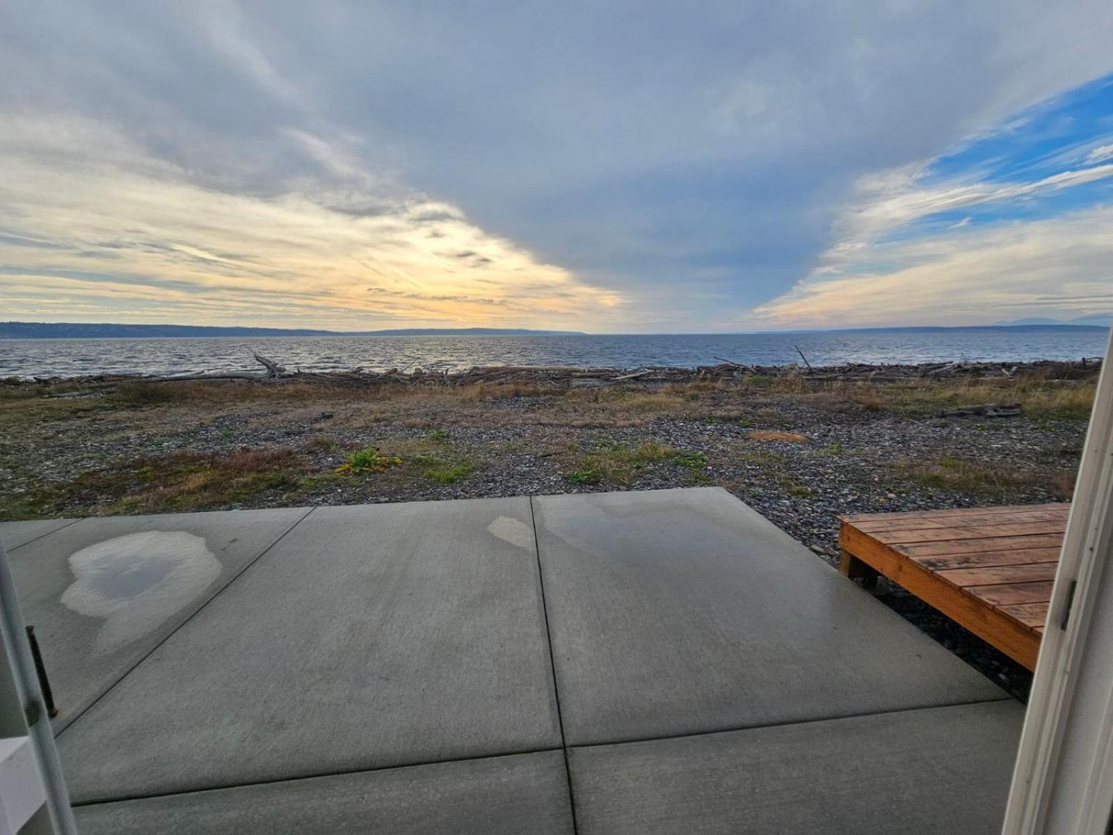 Holiday home Modern Beachfront At The Admiralty Retreat Coupeville