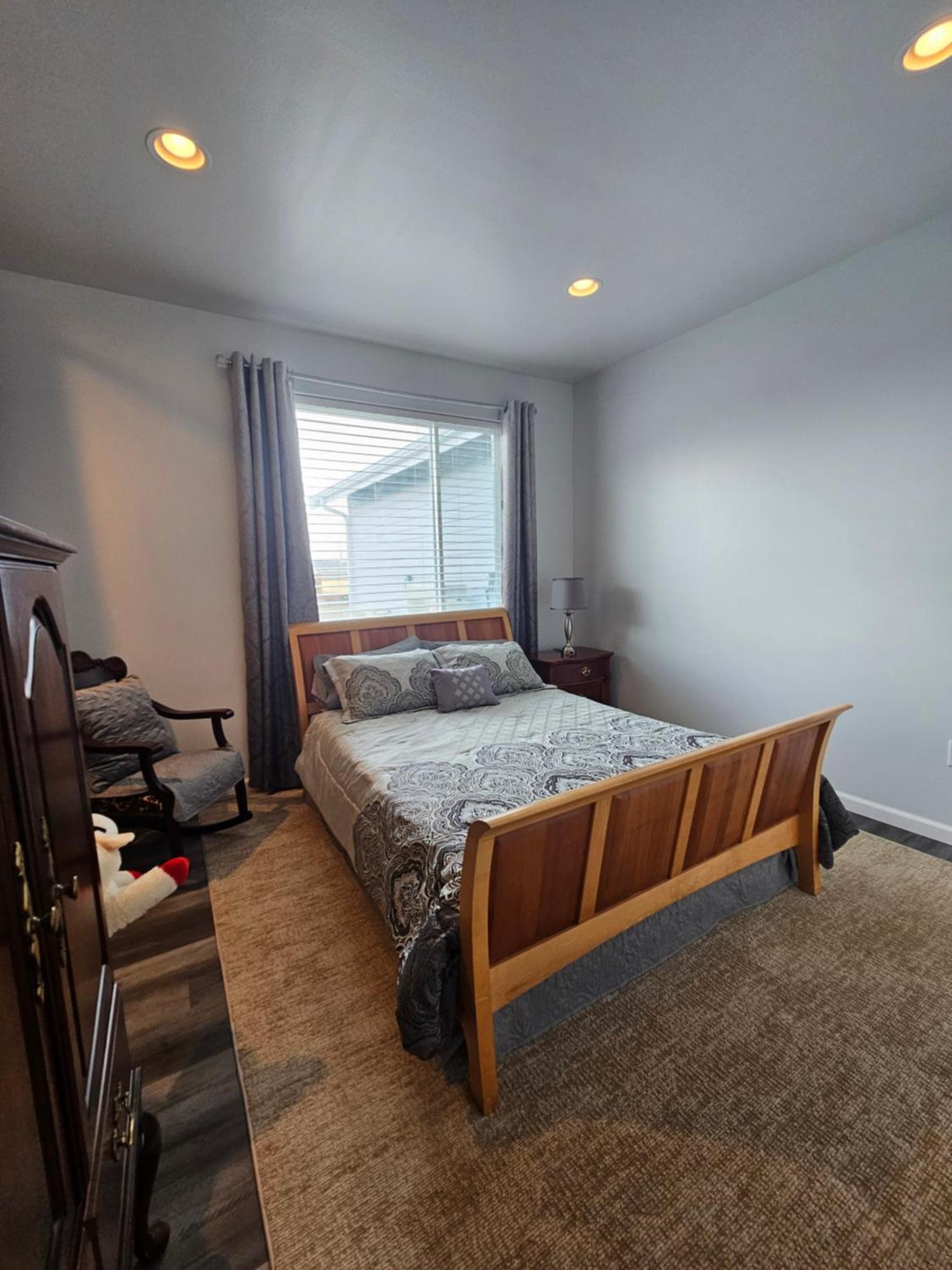 Modern Beachfront At The Admiralty Retreat Holiday home Coupeville