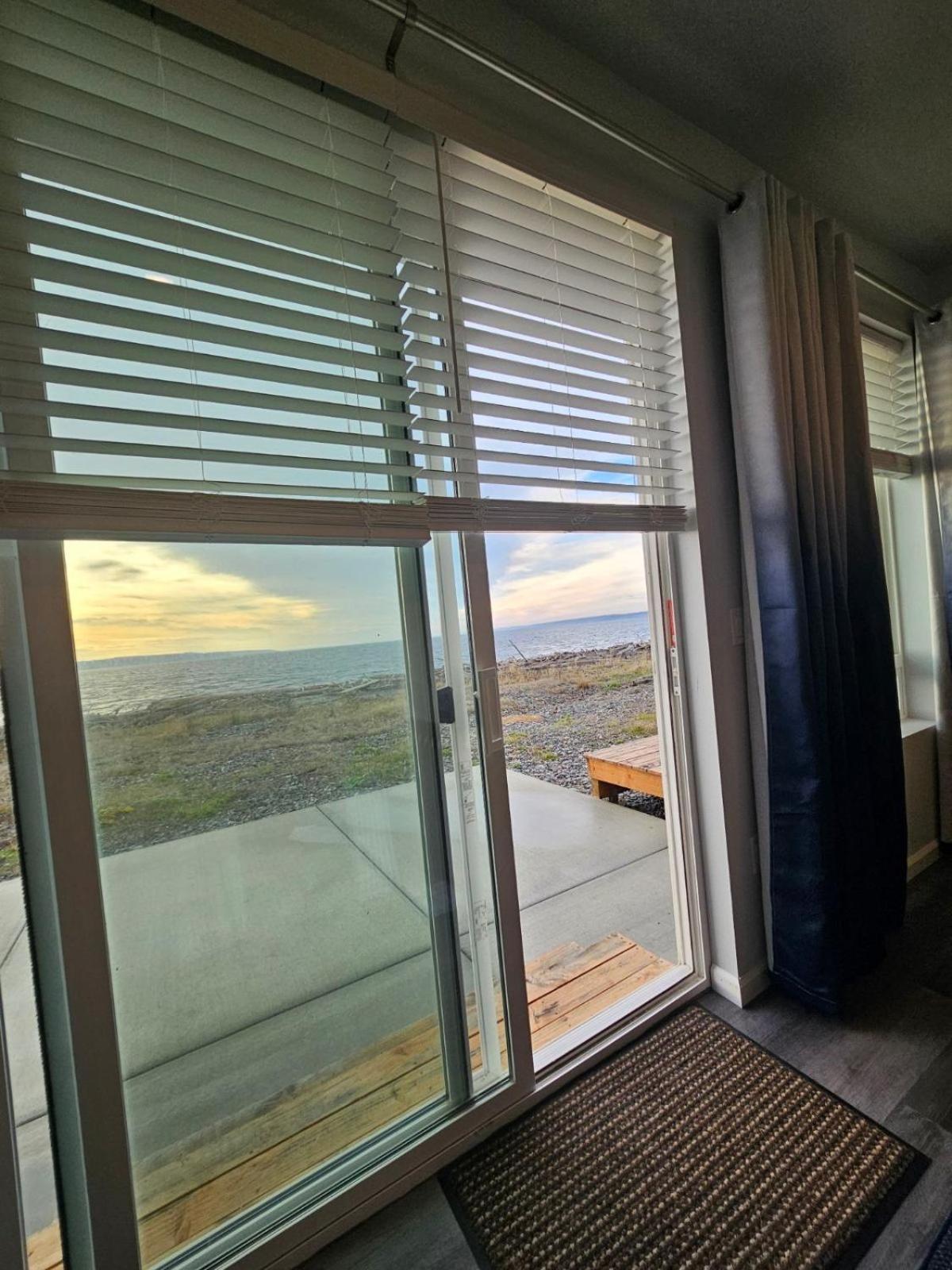 Holiday home Modern Beachfront At The Admiralty Retreat Coupeville